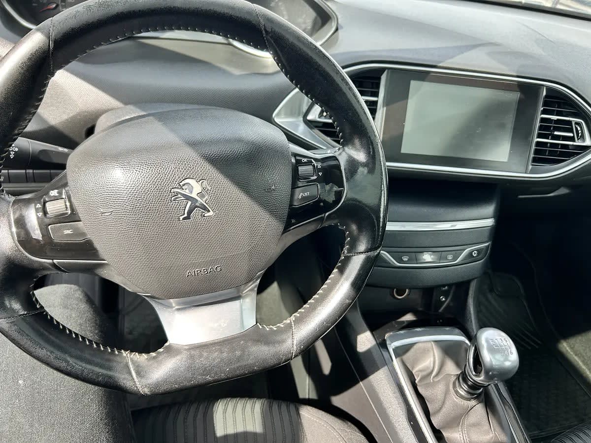 2017 Peugeot 208 Gris - Miniatura 9