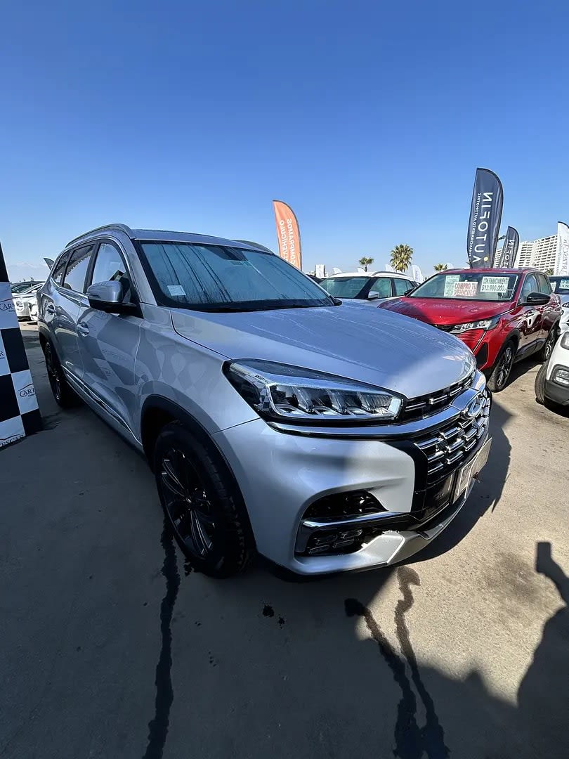 2023 Chery TIGGO 8 Plata - Imagen 1