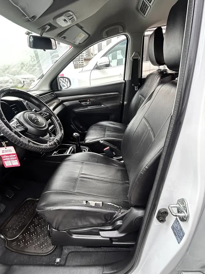2023 Suzuki ERTIGA Blanco - Miniatura 9