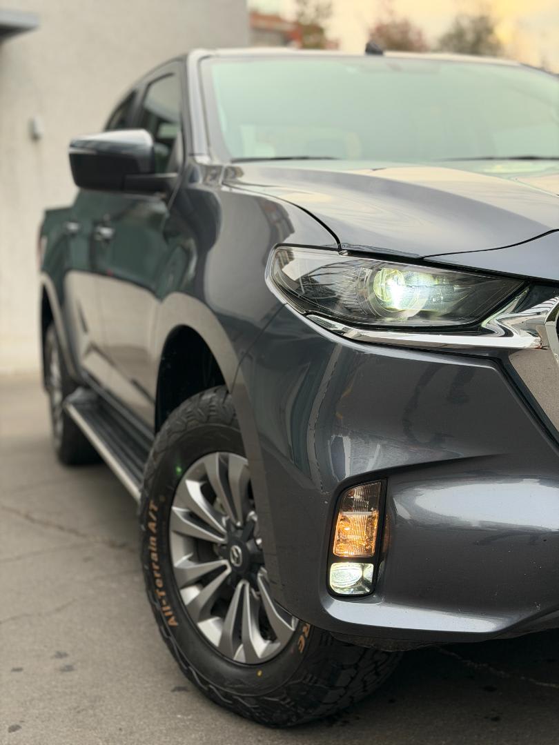 2024 Mazda ALL NEW BT 50 4X4 3.0 AUT Gris - Miniatura 9