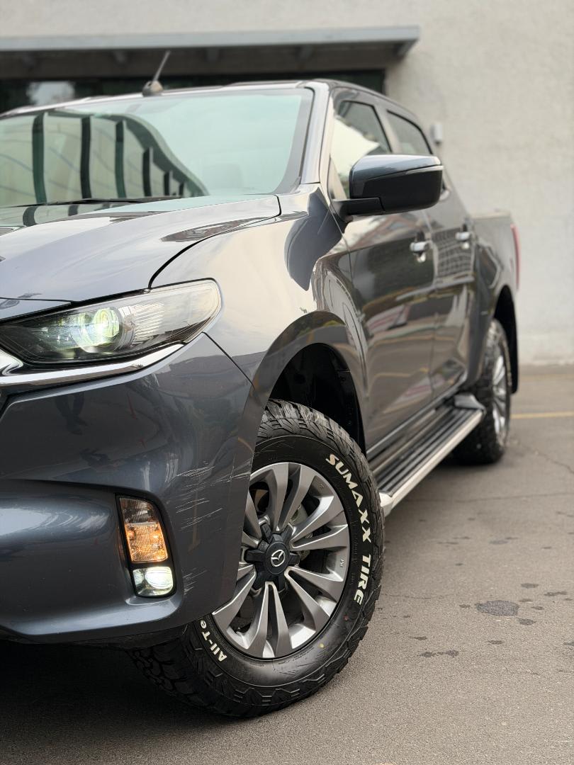 2024 Mazda ALL NEW BT 50 4X4 3.0 AUT Gris - Miniatura 10