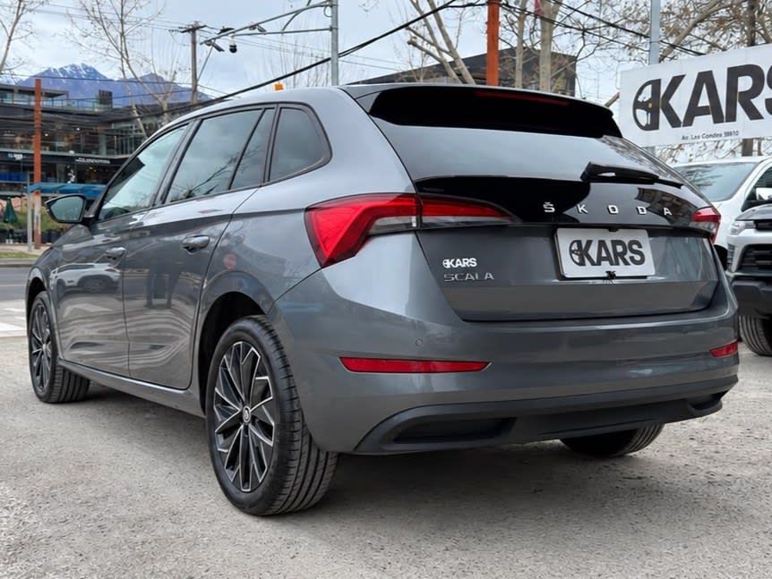 2024 Skoda Scala Style Gris - Miniatura 7