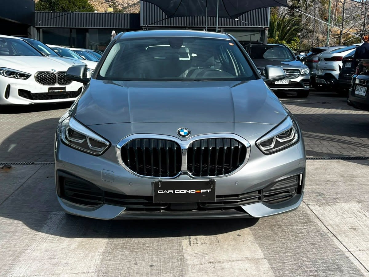 2023 BMW 118 DYNAMIC Gris - Miniatura 2