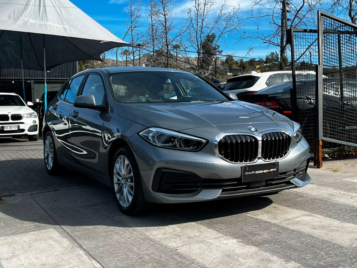 2023 BMW 118 DYNAMIC Gris - Miniatura 3
