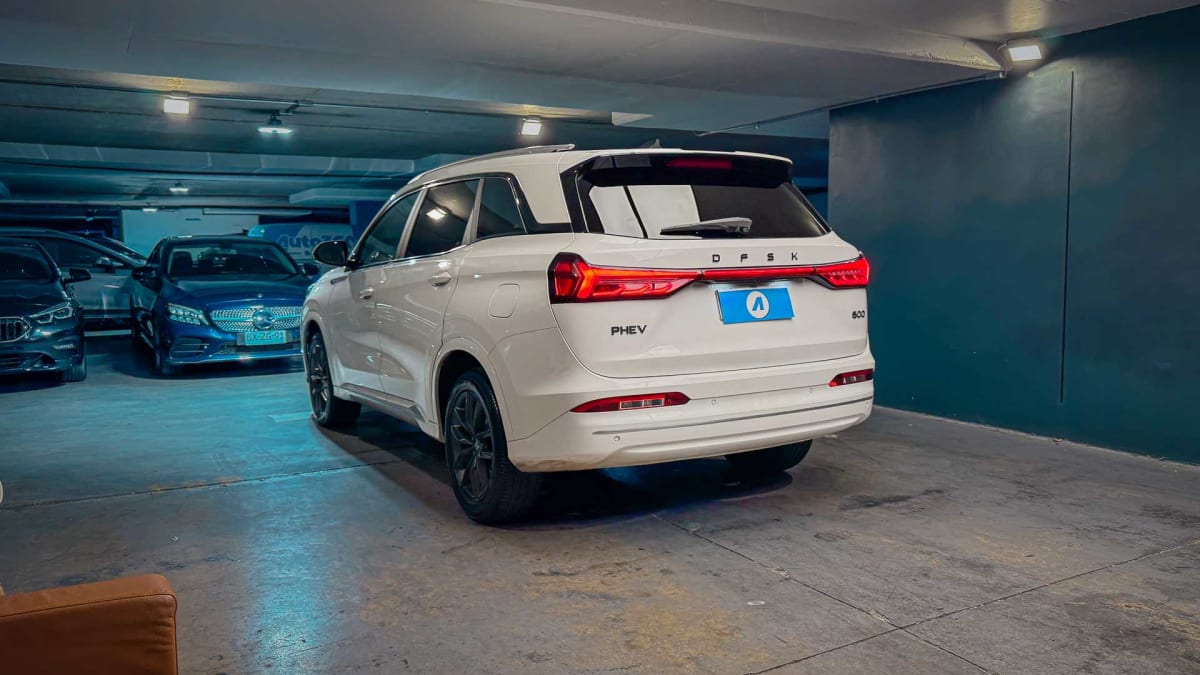 2025 DFSK 600 PHEV Blanco - Miniatura 2