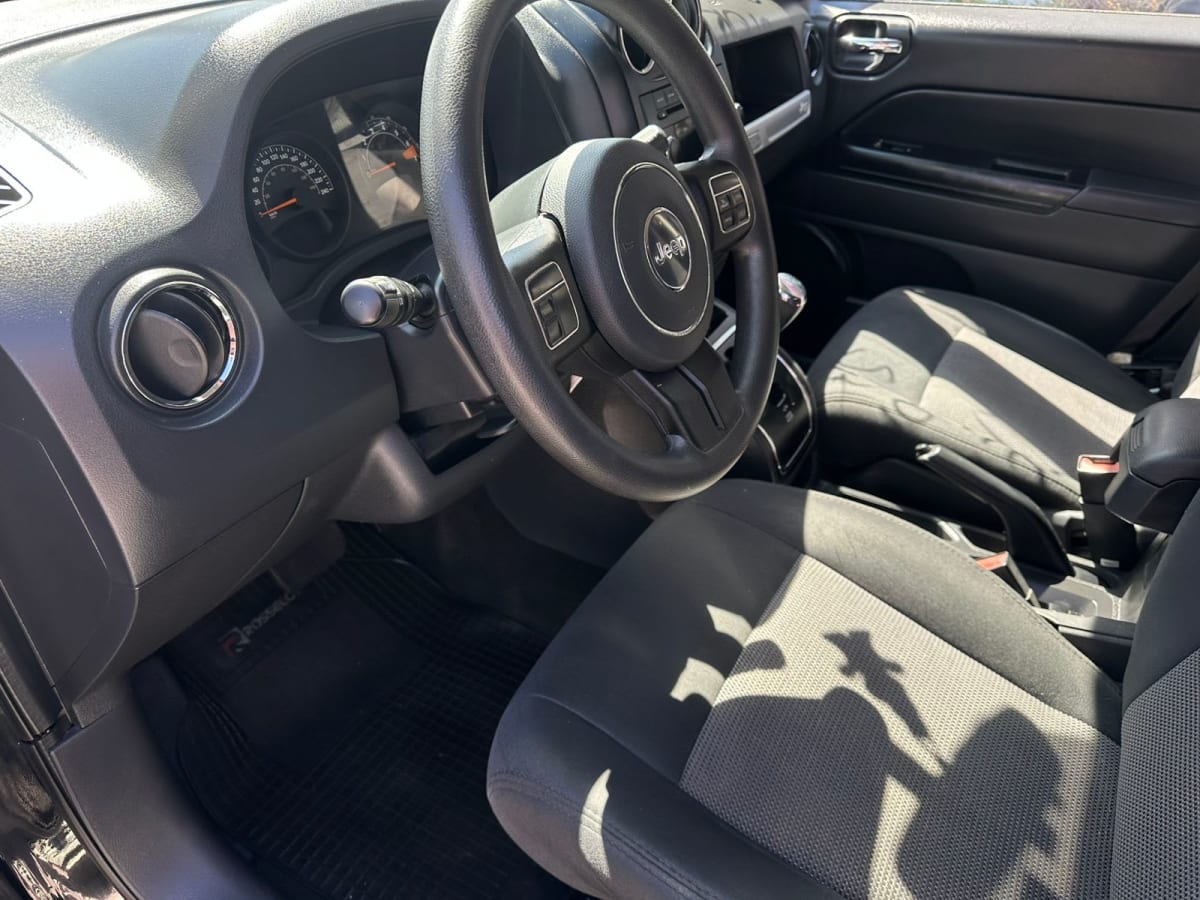 2015 Jeep Compas Sport - Miniatura 10