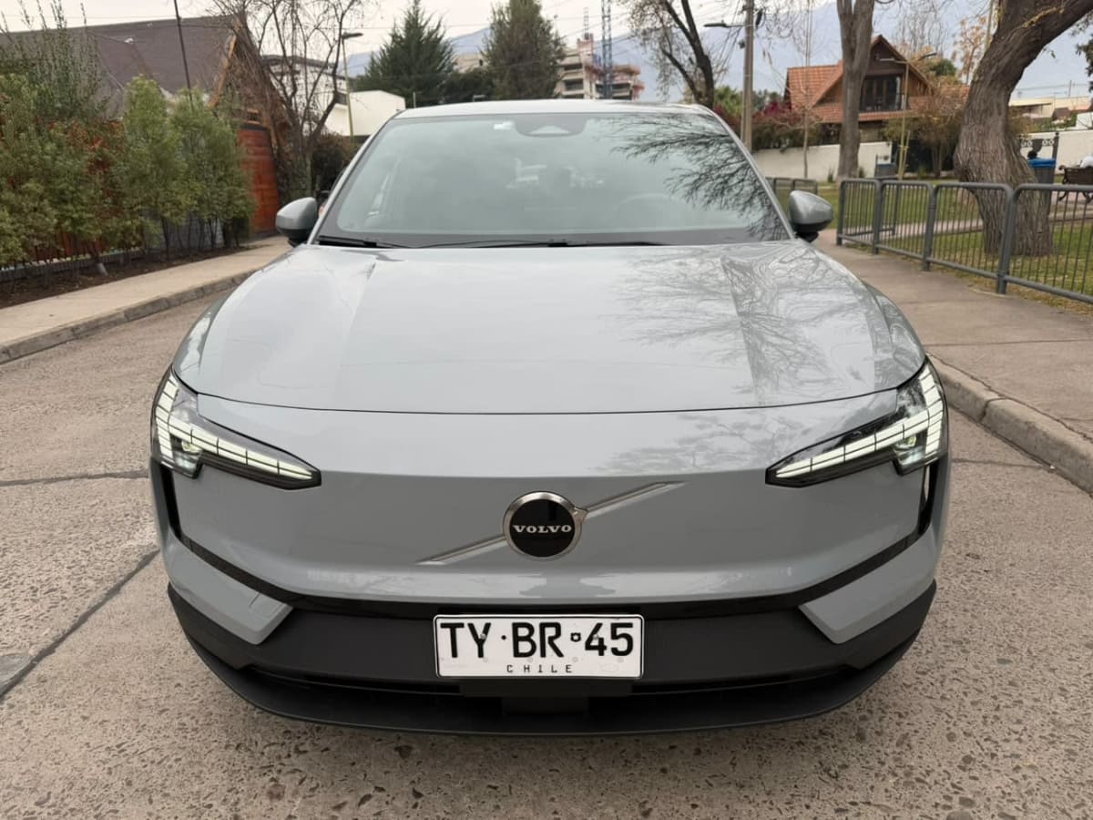 2025 Volvo EX30 AT Gris - Miniatura 2