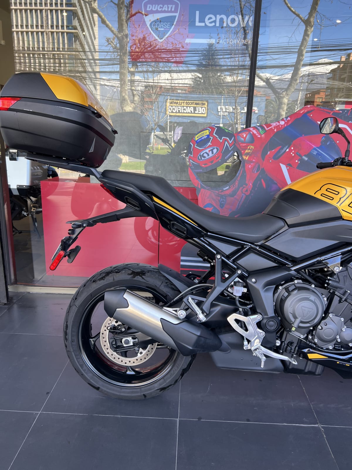 2026 Triumph Tiger Sport 800 - Miniatura 3