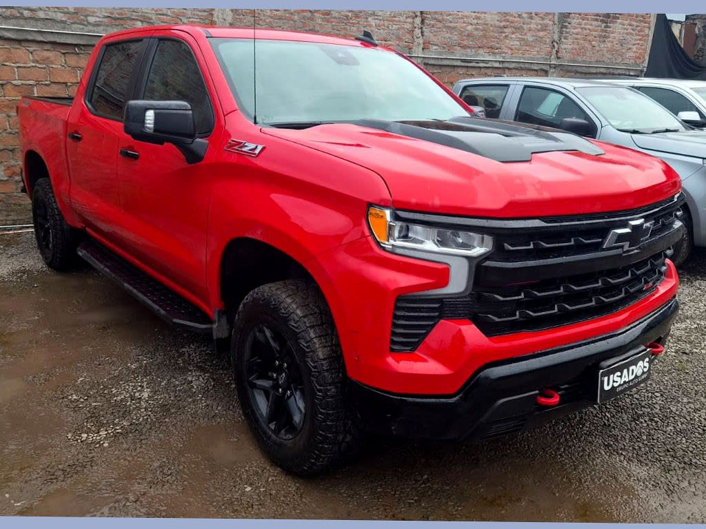 2024 Chevrolet SILVERADO 5.3L - Miniatura 3