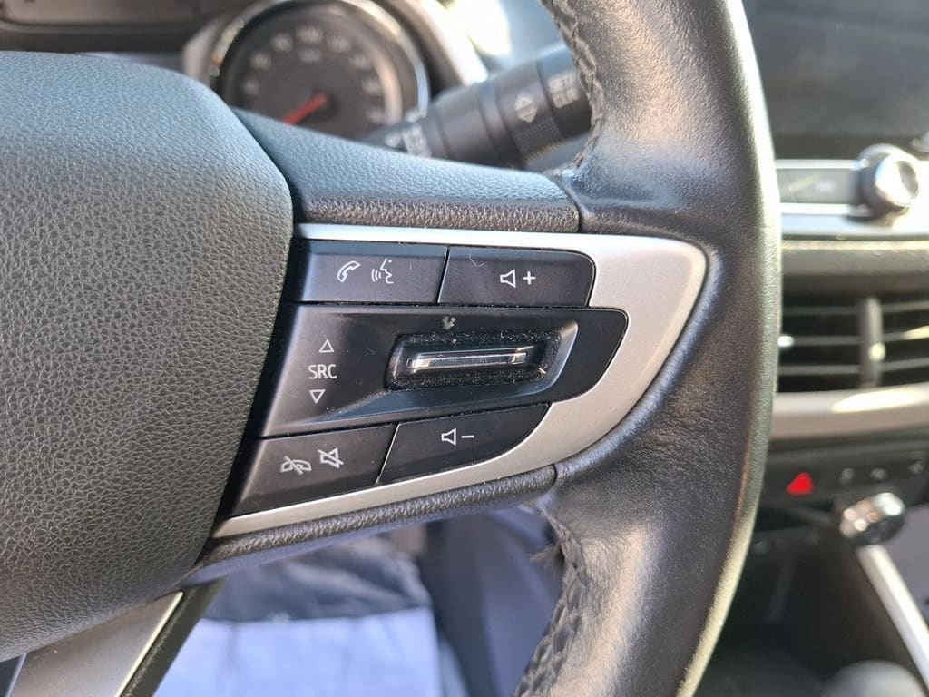 2021 Chevrolet ONIX TURBO - Miniatura 8