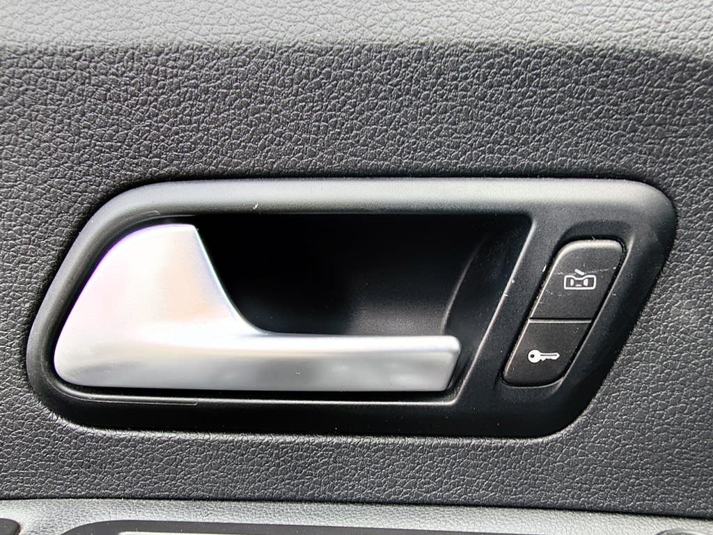 2023 Volkswagen AMAROK 2.0 - Miniatura 9