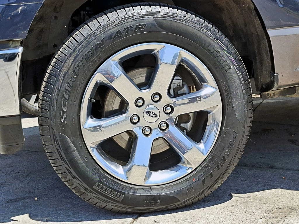2023 Ford F-150 LARIAT - Miniatura 3