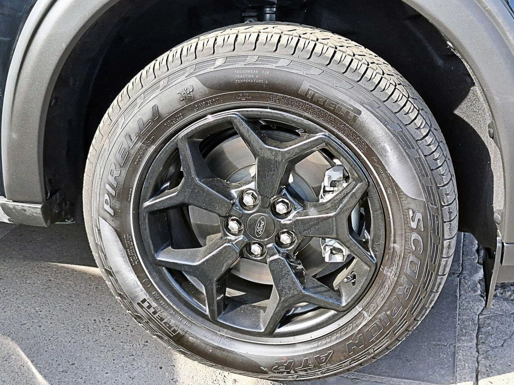 2026 Ford MAVERICK LARIAT - Miniatura 3