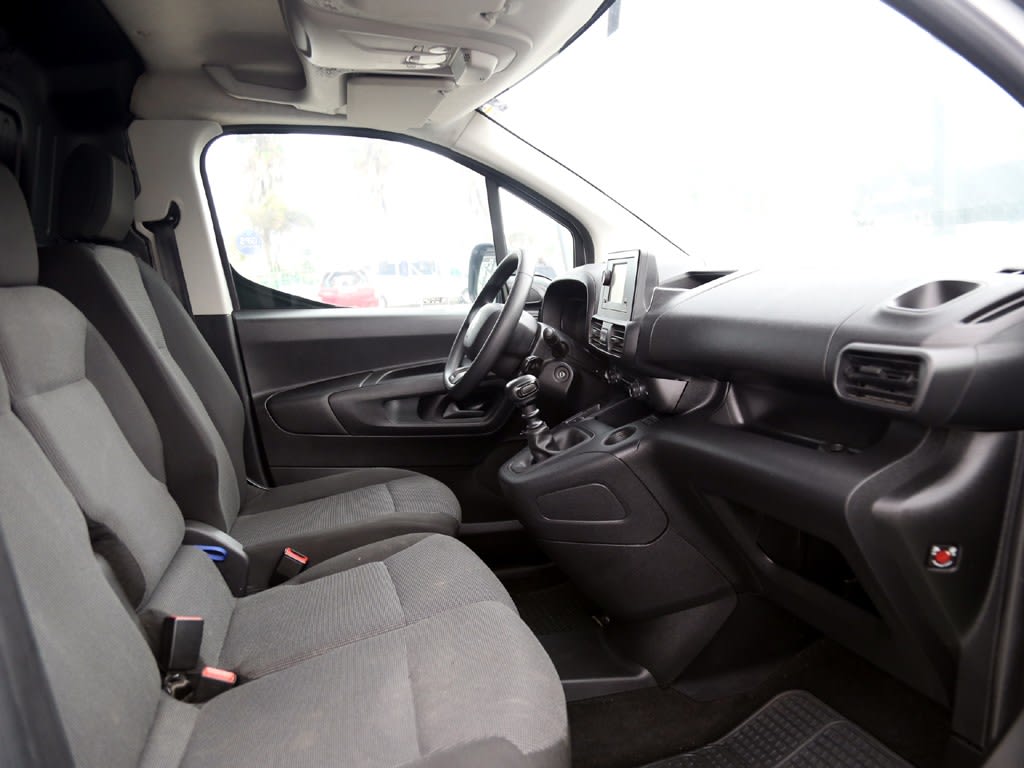2024 Citroën BERLINGO BLUEHDI - Miniatura 5