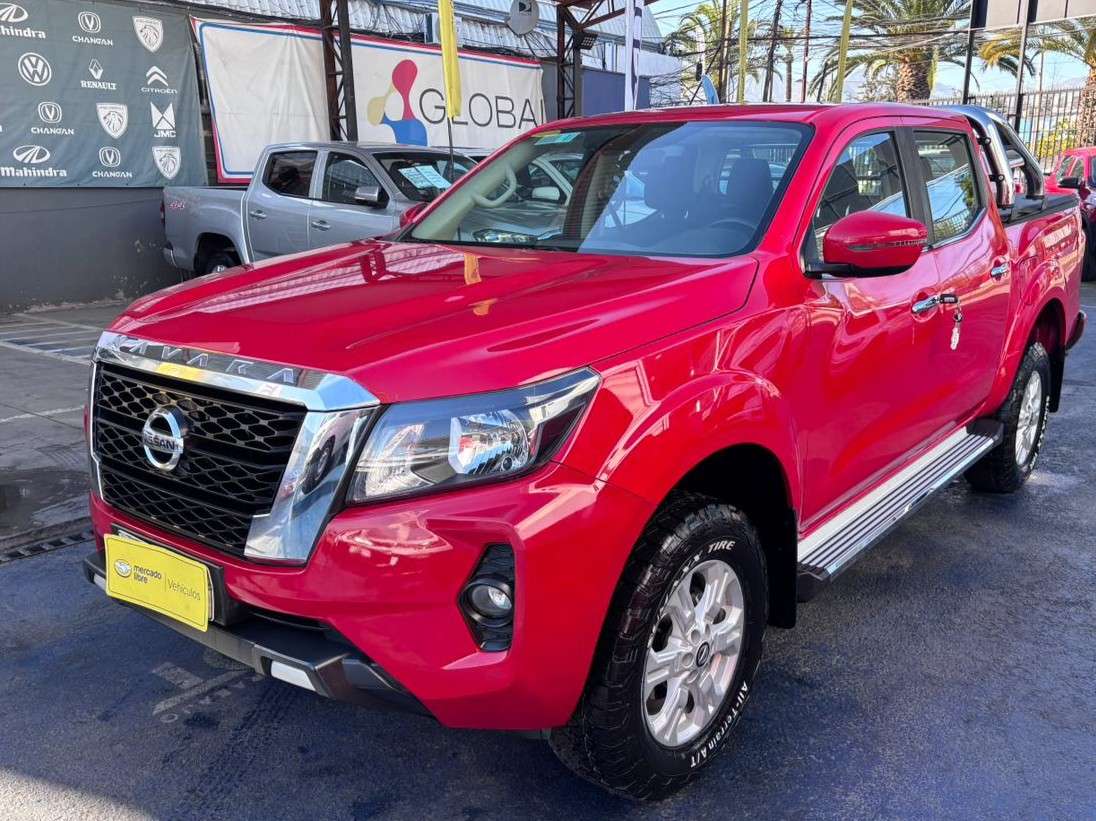 2022 Nissan NAVARA D CAB 4X4 2.3 AT D Rojo - Imagen 1