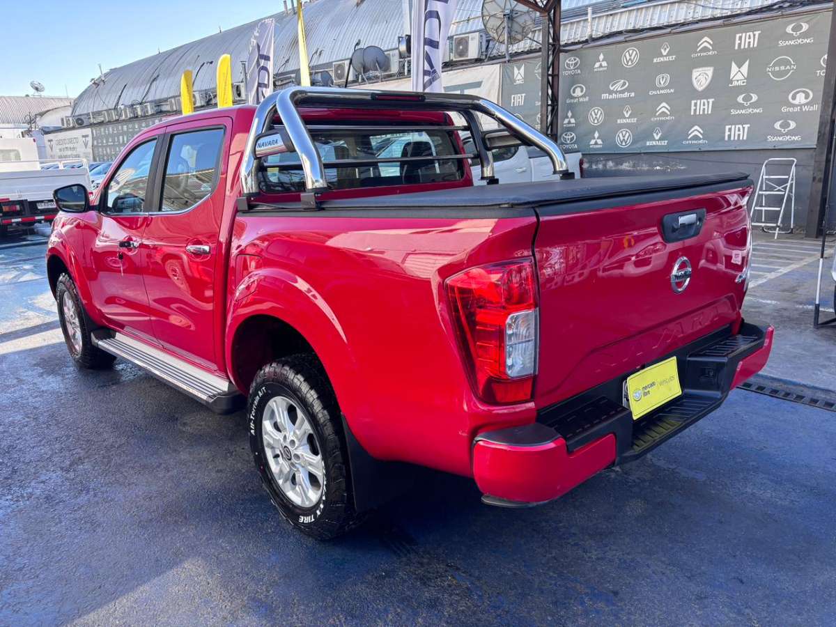 2022 Nissan NAVARA D CAB 4X4 2.3 AT D Rojo - Miniatura 6