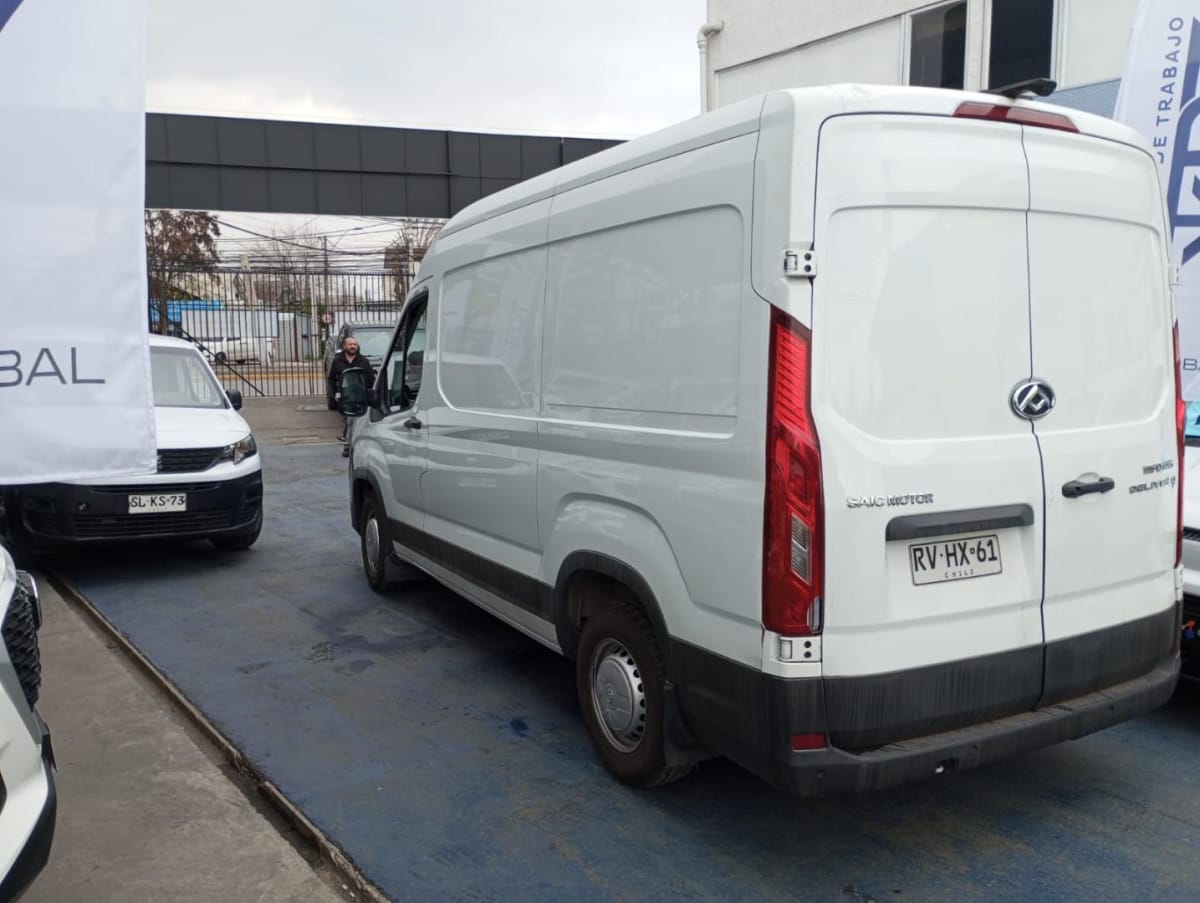 2022 Maxus Deliver 9 Blanco - Miniatura 5