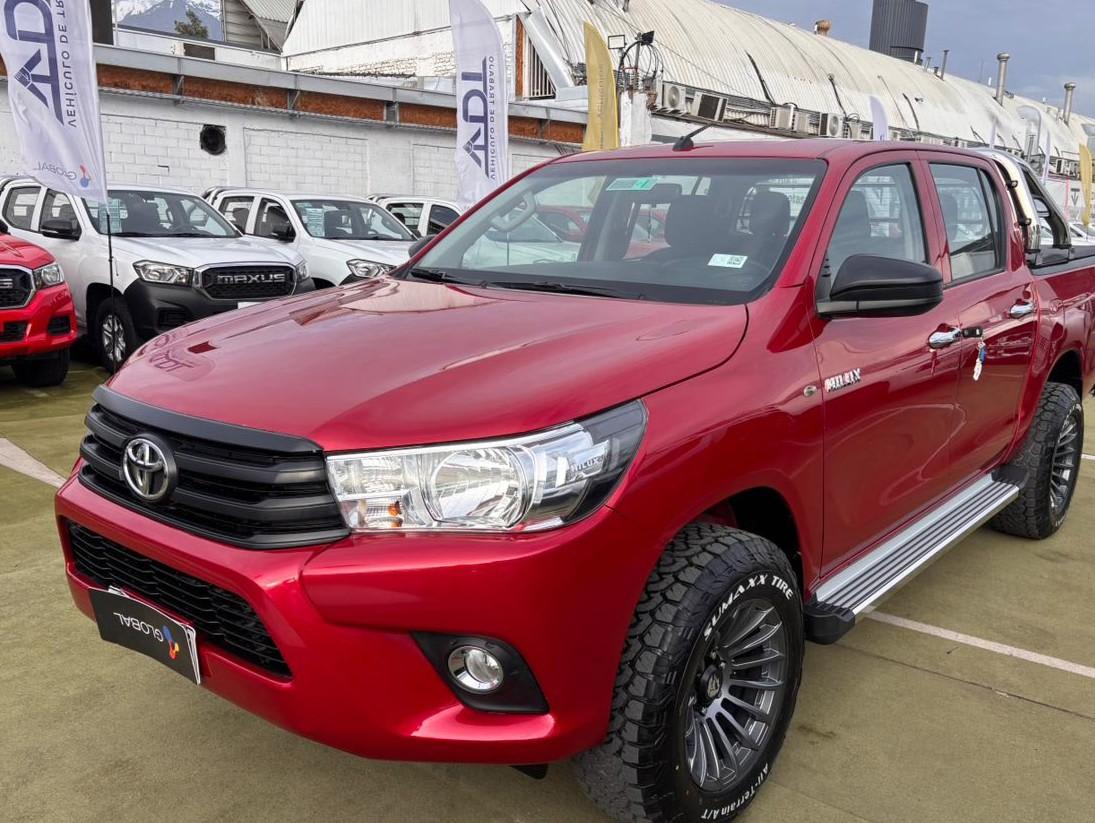 2024 Toyota Hilux Rojo - Imagen 1