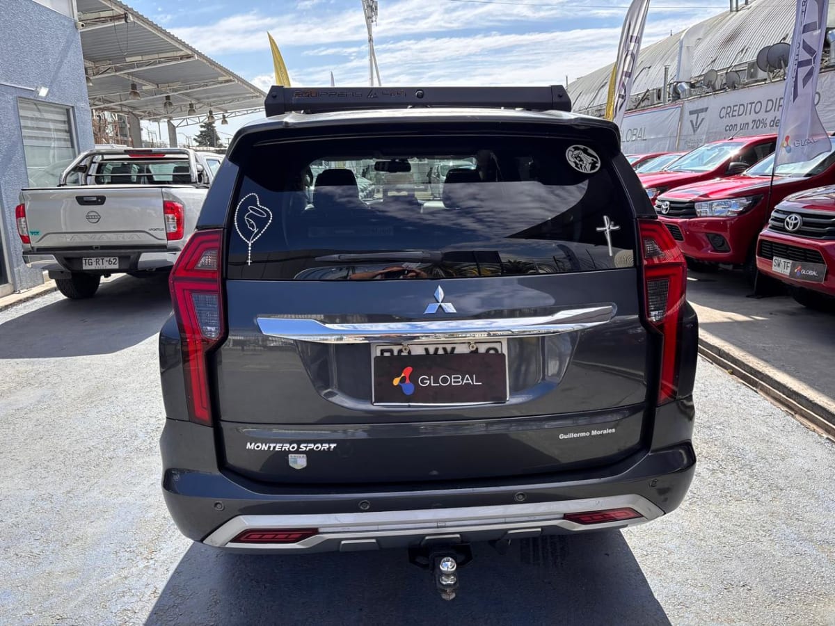 2022 Mitsubishi MONTERO SPORT GRIS - Miniatura 7