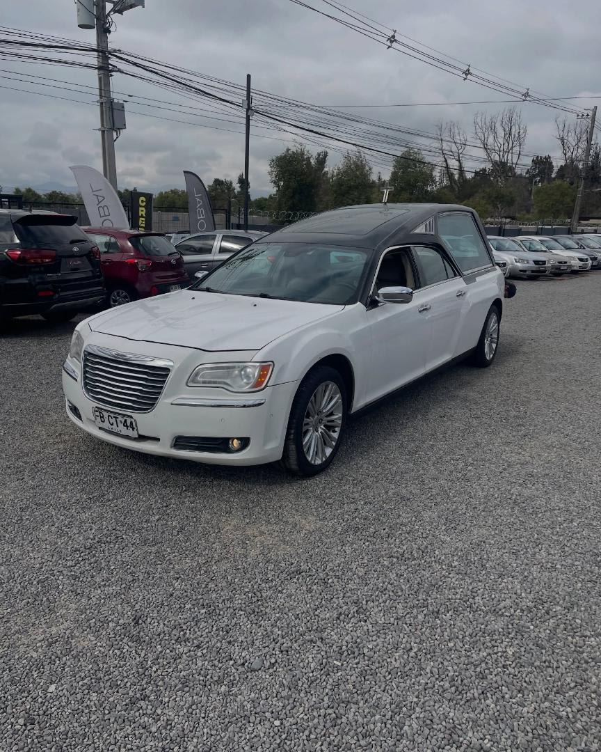 2012 Chrysler 300C 3.6 Blanco - Miniatura 9