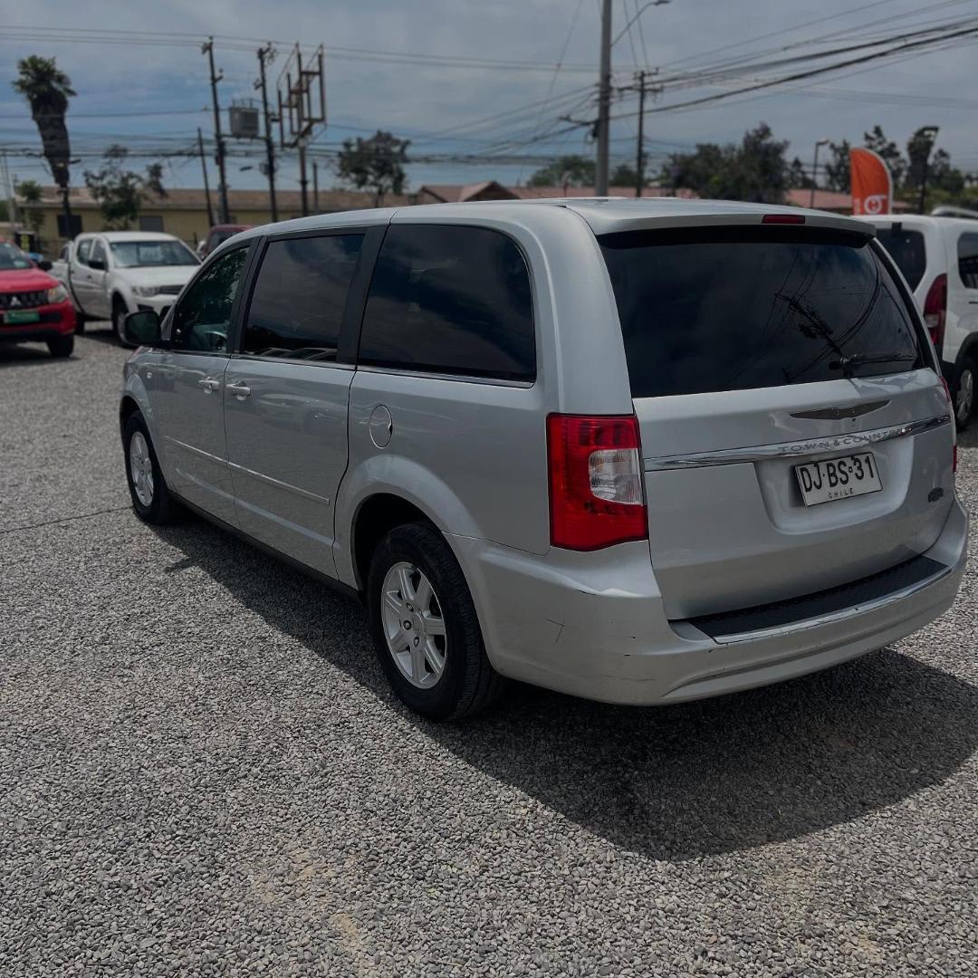 2012 Chrysler TOWN & COUNTRY Limited Gris - Miniatura 4
