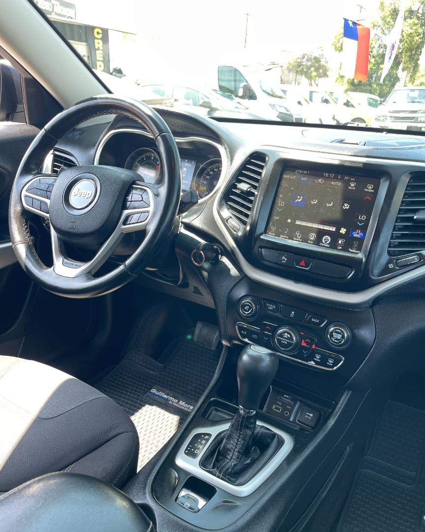 2018 Jeep CHEROKEE Sport Gris - Miniatura 5