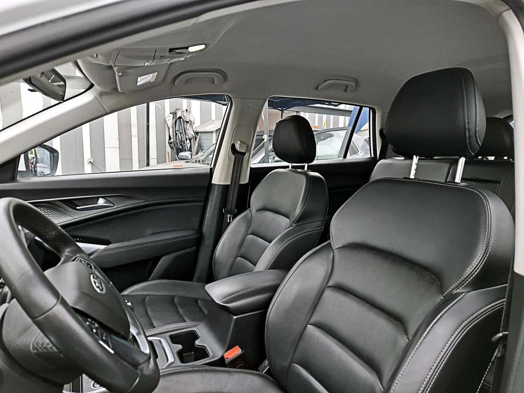 2023 JAC JS8 1.5 - Miniatura 2