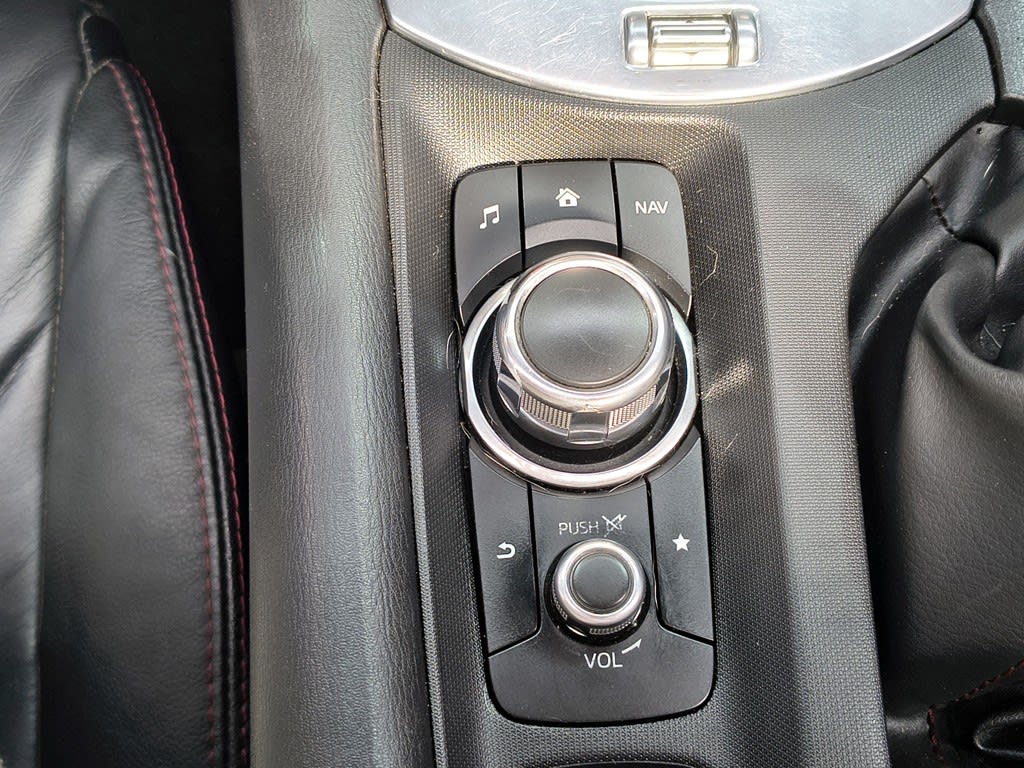 2016 Mazda MX-5 AT - Miniatura 10