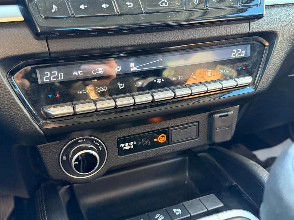 2023 Mazda BT-50 3.0 - Miniatura 2