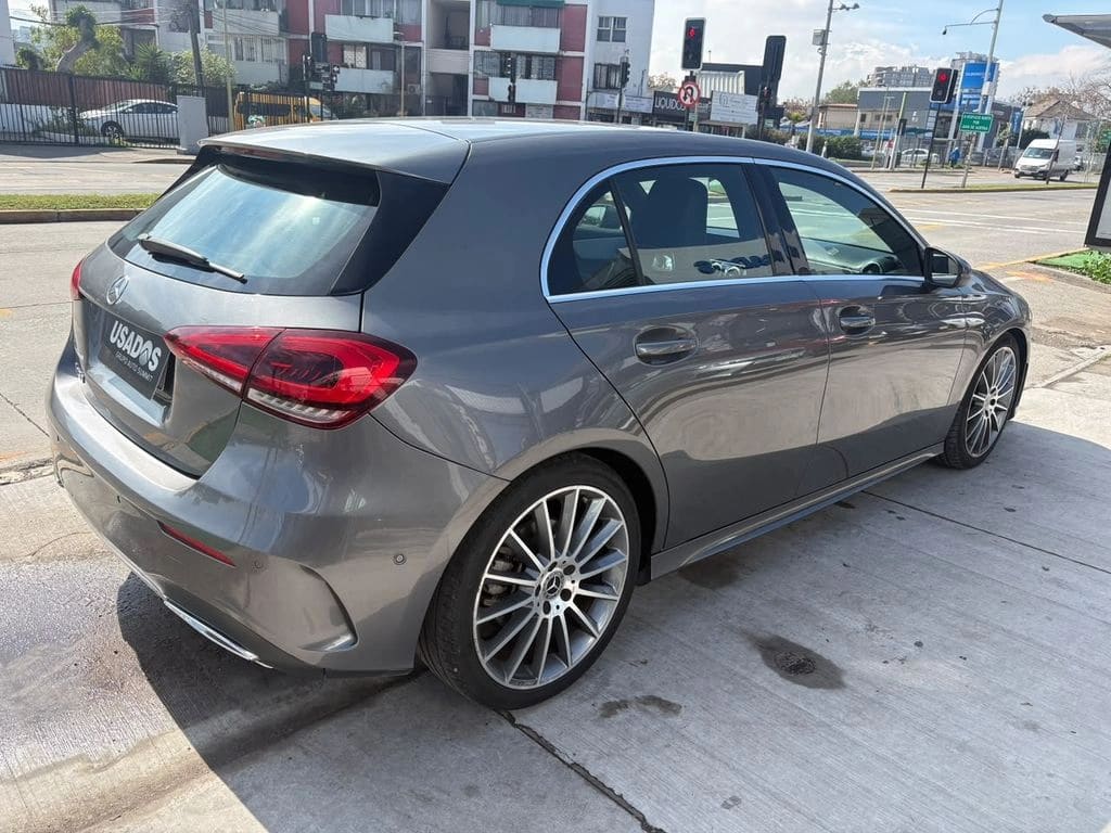 2019 Mercedes-Benz A 250 2.0 - Miniatura 8