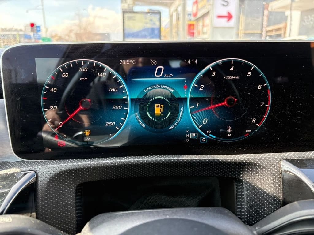 2019 Mercedes-Benz A 250 2.0 - Miniatura 9