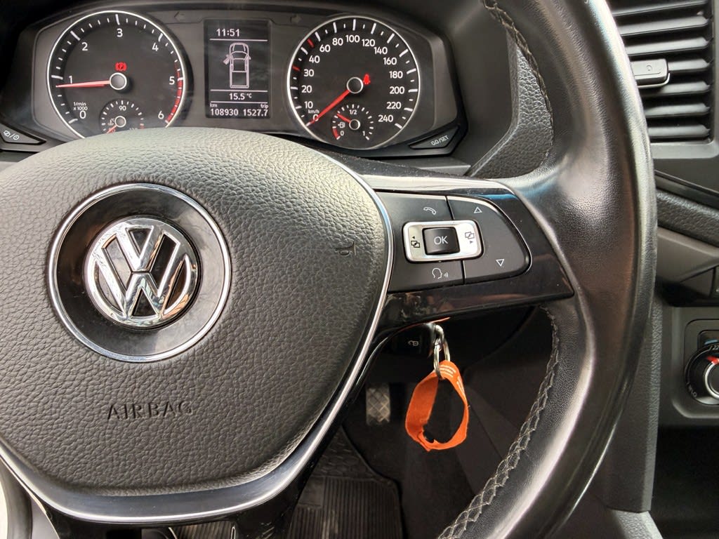 2023 Volkswagen AMAROK 2.0 - Miniatura 3
