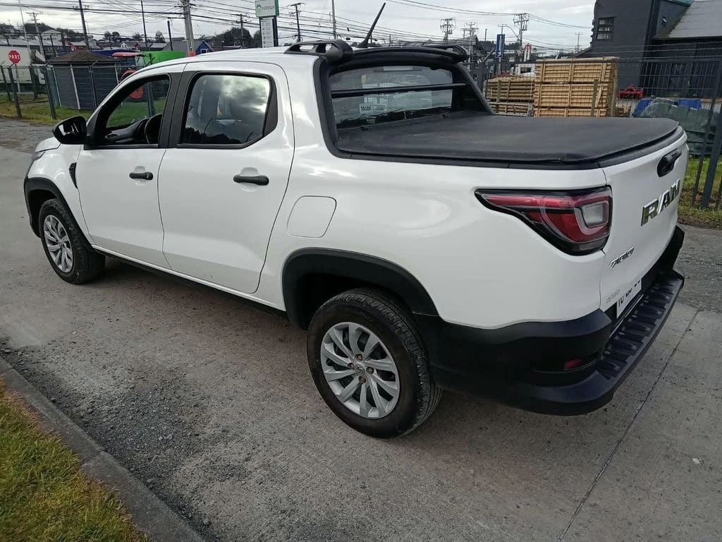 2024 Ram 700 SLT - Miniatura 4