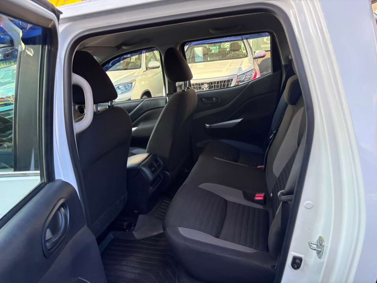2021 Nissan Navara Blanco - Miniatura 9