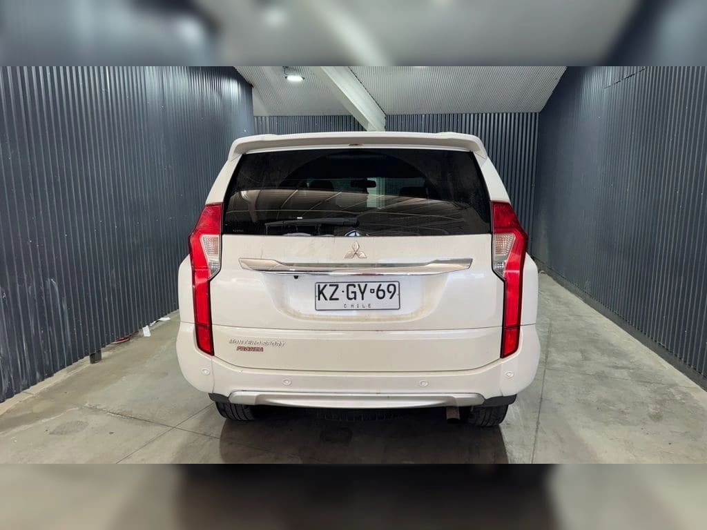 2019 Mitsubishi MONTERO SPORT MT6 - Miniatura 2