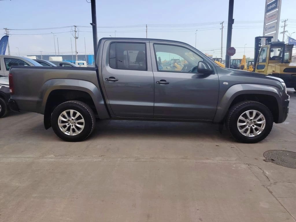 2023 VOLKSWAGEN AMAROK 2.0 - Miniatura 4