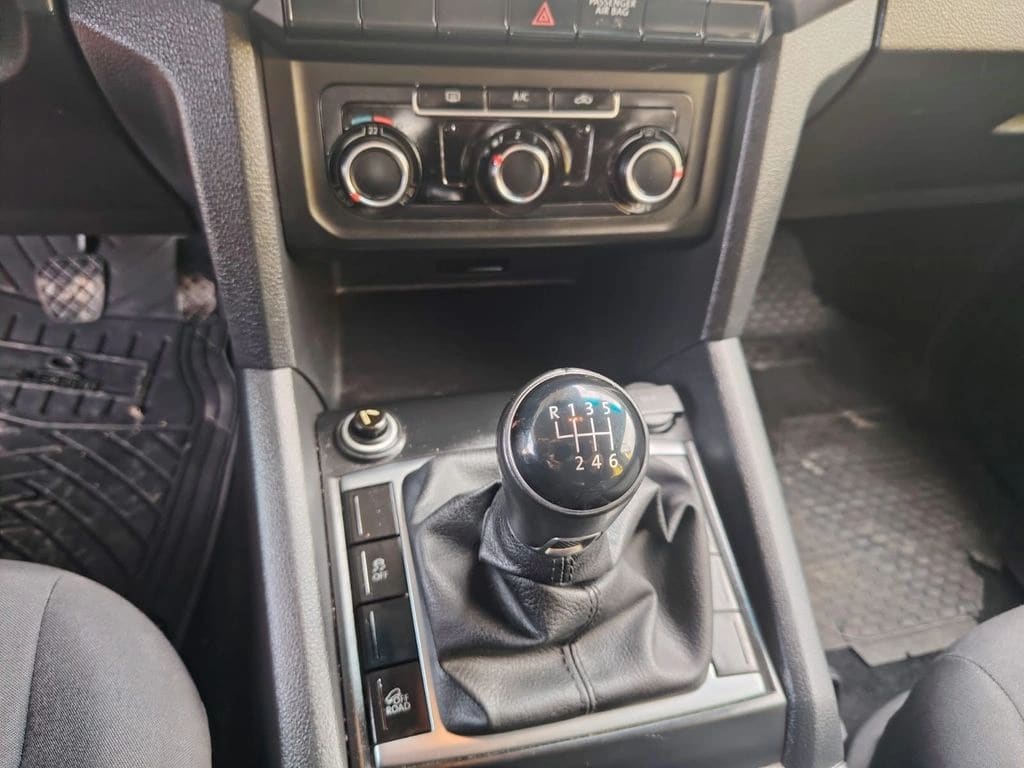 2023 VOLKSWAGEN AMAROK 2.0 - Miniatura 5
