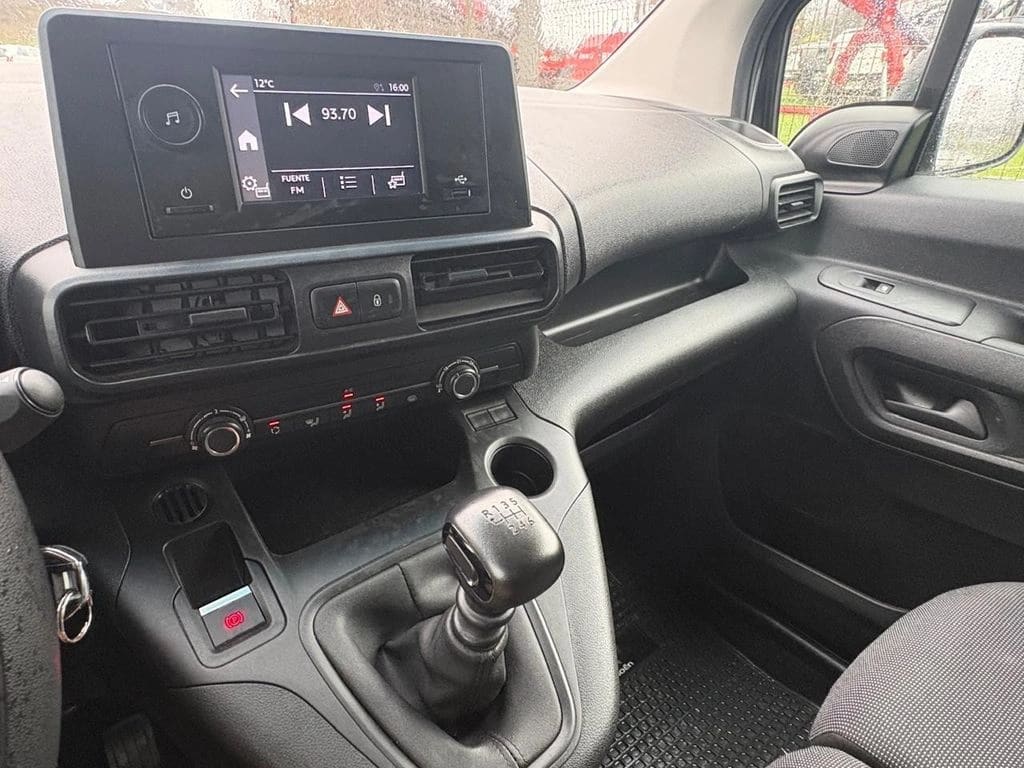 2024 Citroën Berlingo 1.5 - Miniatura 5