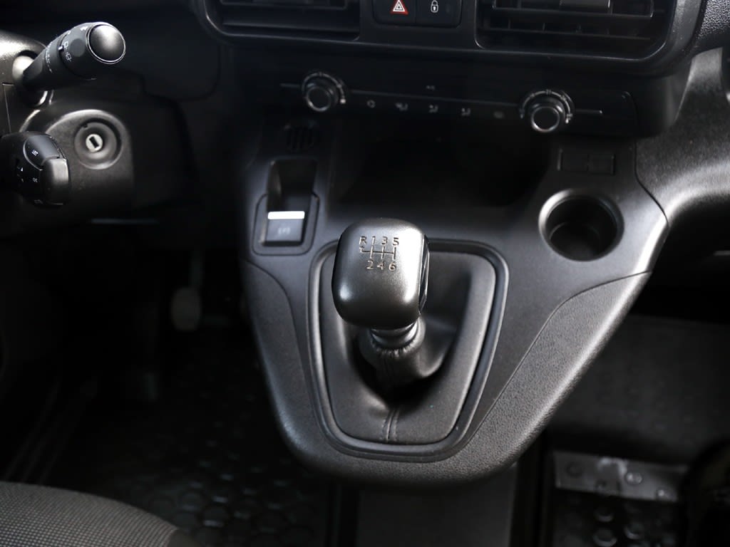 2024 Peugeot Partner 1.5 - Miniatura 10