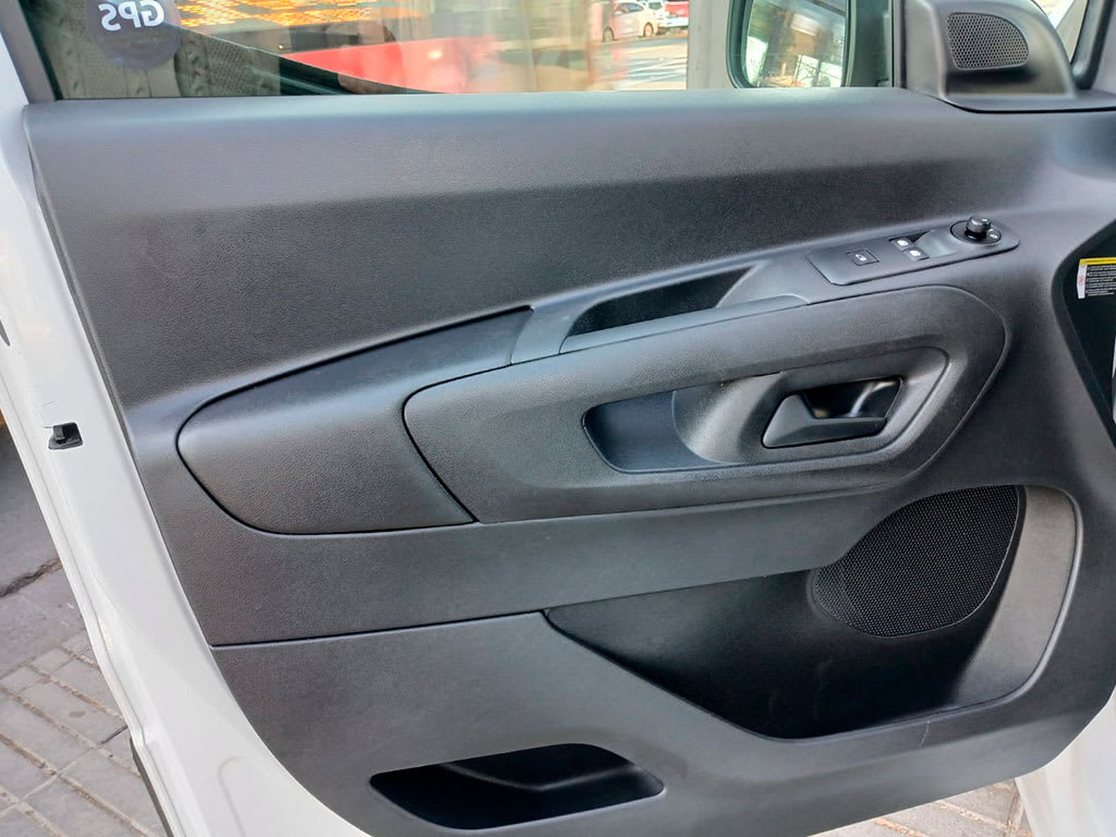 2024 Citroën Berlingo 1.5 - Miniatura 9