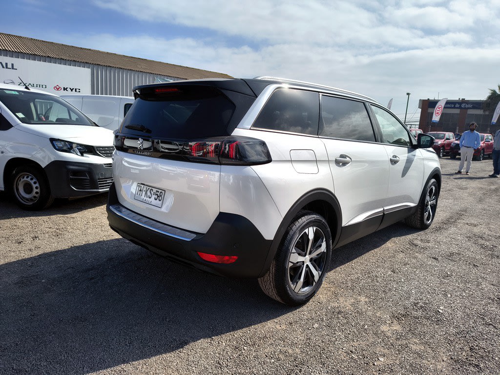 2024 Peugeot 5008 1.6 - Miniatura 3