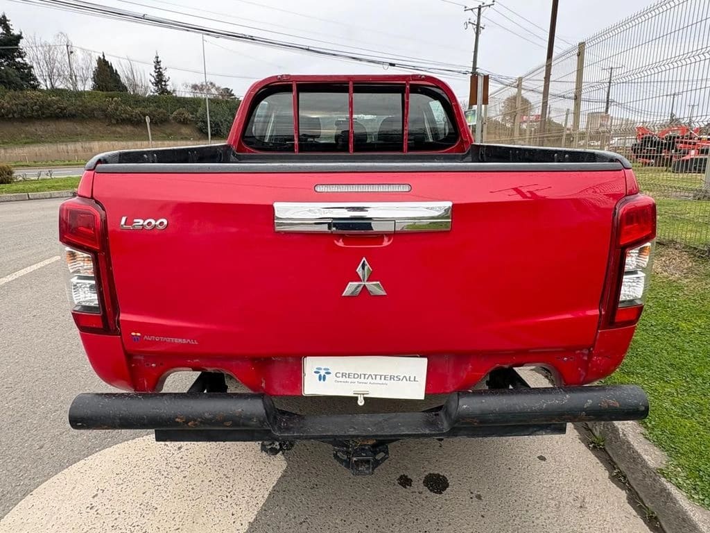 2022 Mitsubishi L200 CR - Miniatura 7