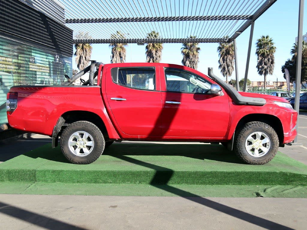 2023 Mitsubishi L200 KATANA - Miniatura 5