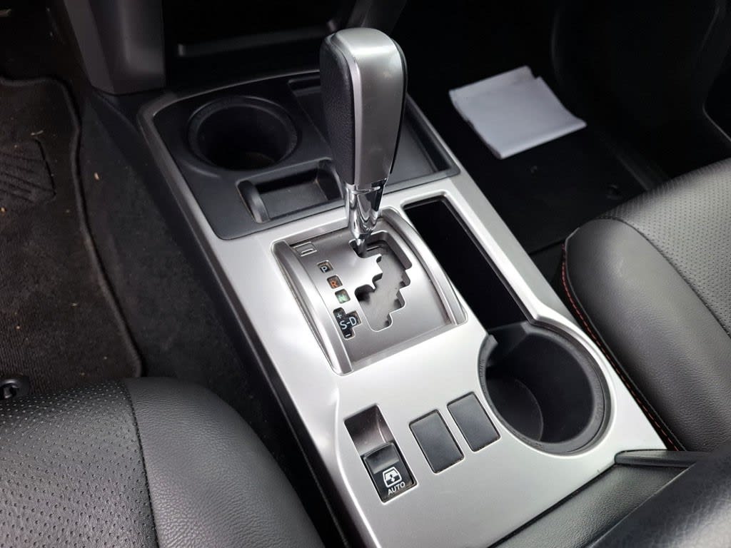 2021 Toyota 4Runner SR5 - Miniatura 6