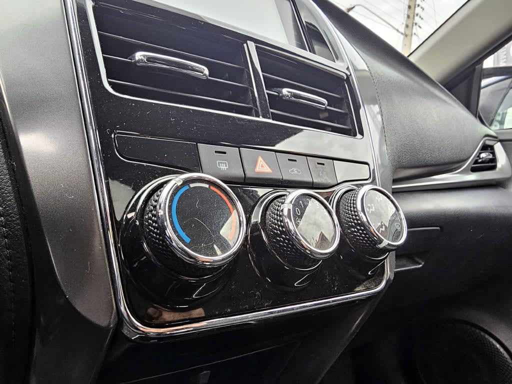 2022 TOYOTA YARIS SEDAN 1.5 - Miniatura 6