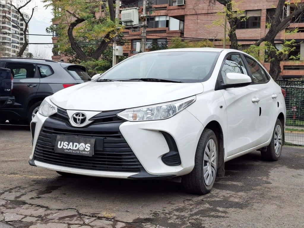 2022 TOYOTA YARIS SEDAN 1.5 - Miniatura 8
