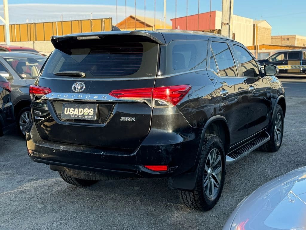 2018 Toyota FORTUNER SRX - Miniatura 5