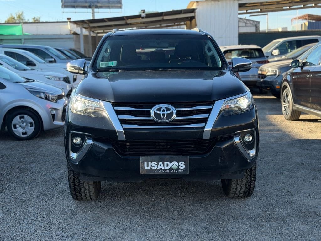 2018 Toyota FORTUNER SRX - Miniatura 9