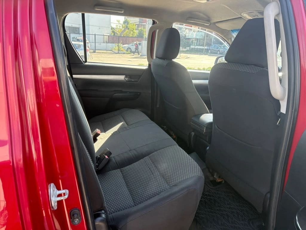 2022 Toyota Hilux 2.4 - Miniatura 5