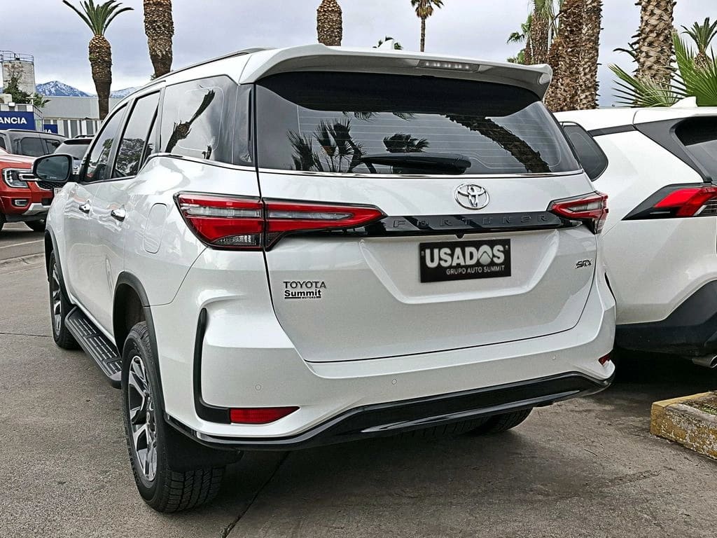 2026 TOYOTA FORTUNER NEW - Miniatura 3